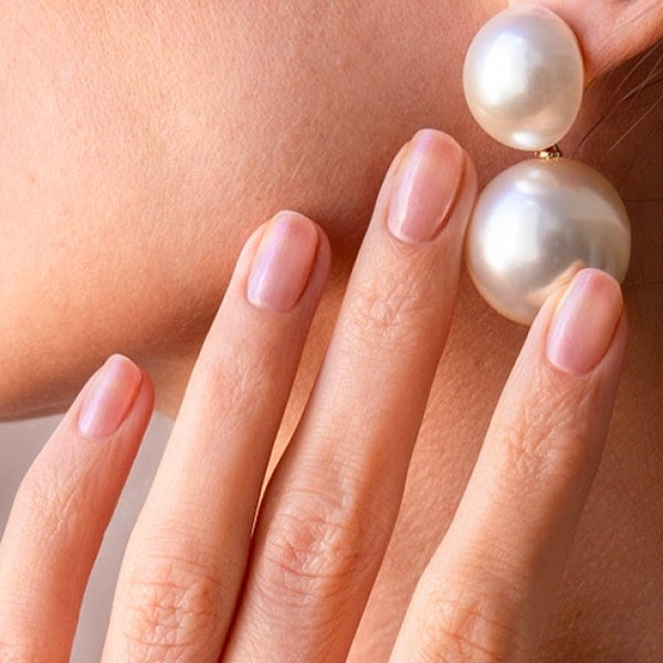 What manicure should you choose for a wedding?