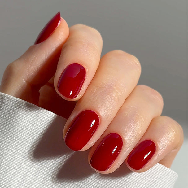Gel or Semi-Permanent: What's the Difference and Which Manicure Should You Choose?