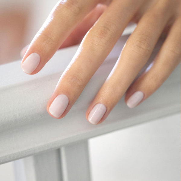 Milky nails trend: for a chic, natural milky manicure