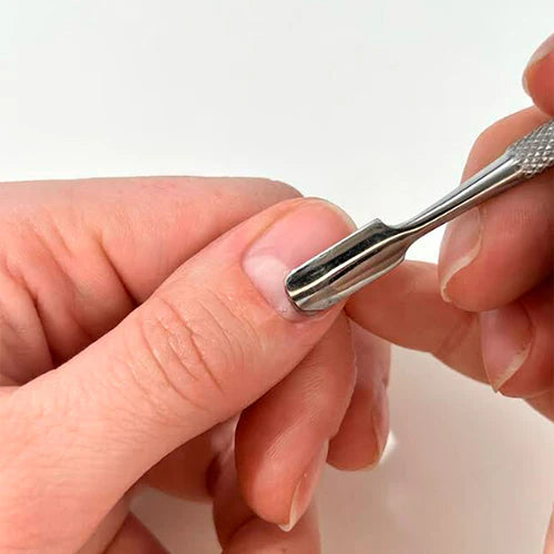 How to properly prep your nails before applying polish