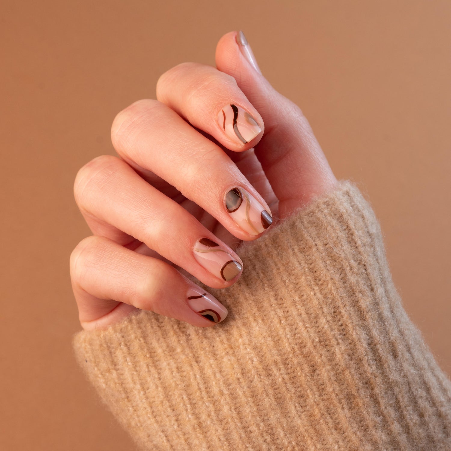 The Latte manicure: What is it and how do you do it?